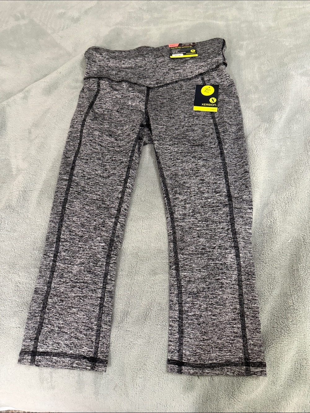 Xersion Black & Gray Marled Active Capris